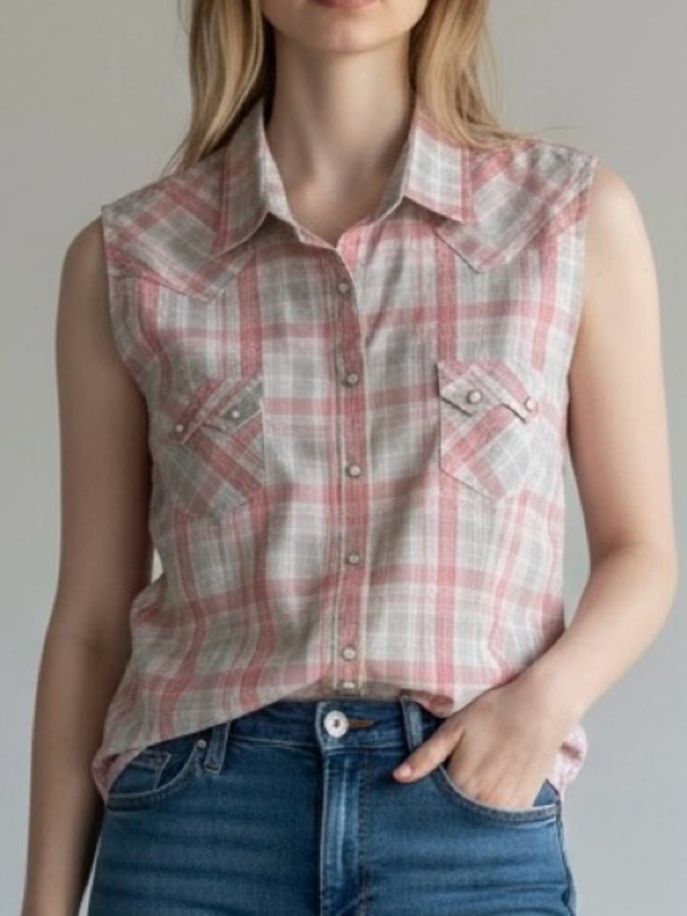 Rough Wear NWOT Slim Pink and White Plaid Sleeveless Western Button-Front Shirt